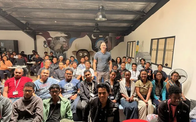 Olivier Gomez with students at 42 Antananarivo, Madagascar, October 2025