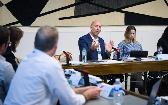 Olivier Gomez lors d'une table ronde pendant la Digital Learning Week de l'UNESCO, Paris, 2026