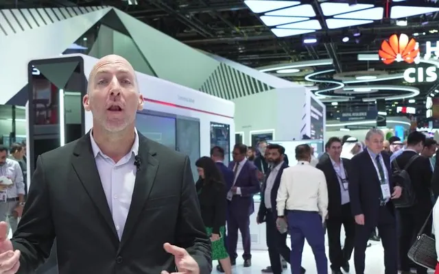 Olivier Gomez en présentation sur le stand Huawei au GITEX Global 2024