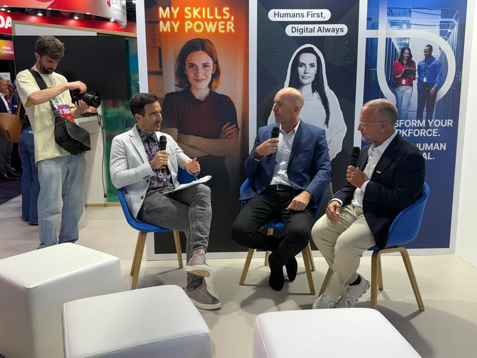 Olivier Gomez en table ronde sur le stand ManpowerGroup à VivaTech 2025, Paris
